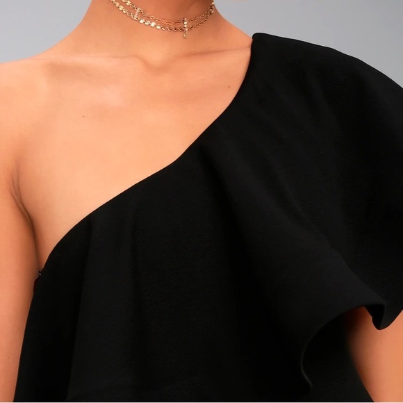 NWT Lulu’s So Amazed Black One-Shoulder Maxi Dress
Medium - Picture 3 of 6